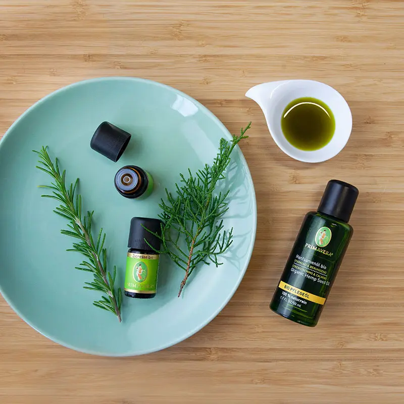 Preparing Soothing Menstrual Cycle Oil