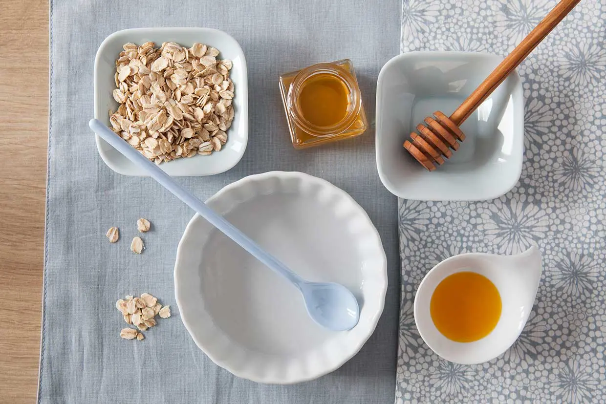 Ingredients and utensils for Exfoliating Mask with Oatmeal