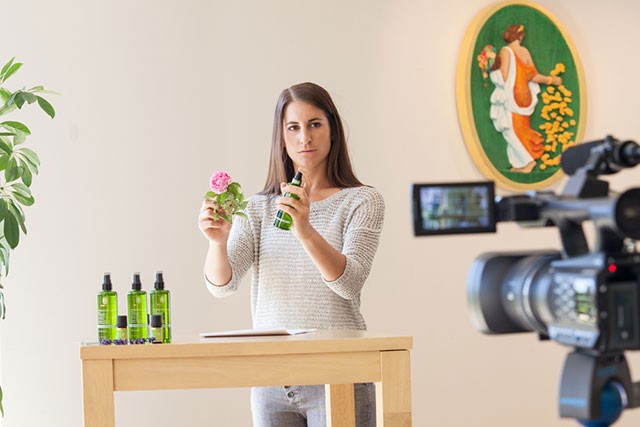 Aromaexpertin und Seminarleiterin Julia Merbele